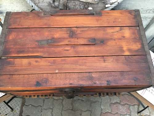STUNNING OLD ORIGIN PINE KIST WITH TWO DRAWERS