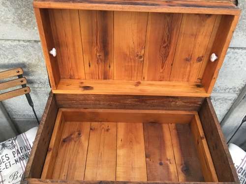STUNNING OLD ORIGIN PINE KIST WITH TWO DRAWERS