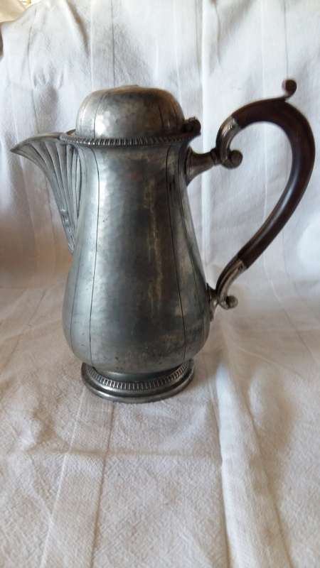 MANOR PERIOD T.W & CO LTD SHEFFIELD PEWTER COFFEE POT