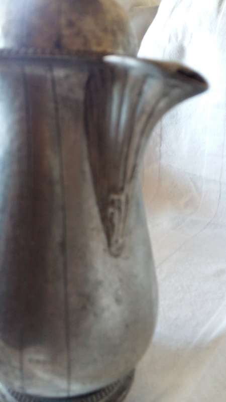 MANOR PERIOD T.W & CO LTD SHEFFIELD PEWTER COFFEE POT