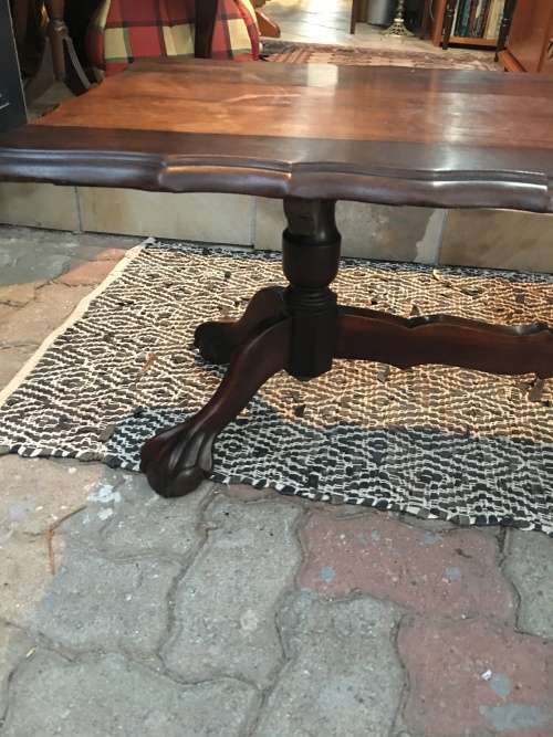 BEAUTIFUL IMBUIA BALL AND CLAW COFFEE TABLE