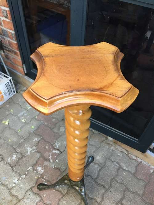 STUNNING ORNATE YELLOW WOOD BARLEY TWIST PLANT STAND/GUERIDON