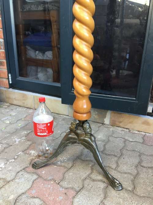 STUNNING ORNATE YELLOW WOOD BARLEY TWIST PLANT STAND/GUERIDON