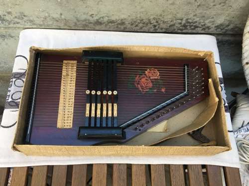 VINTAGE ROSEN GERMAN AUTOHARP