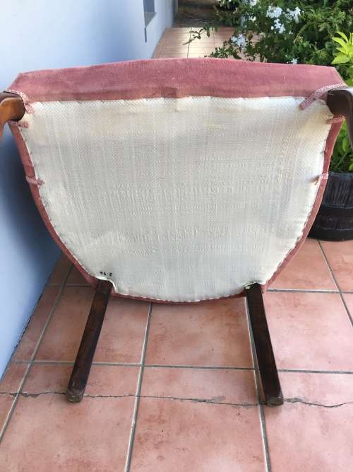 Incredible vintage button back Queen Anne armchair in lovely condition