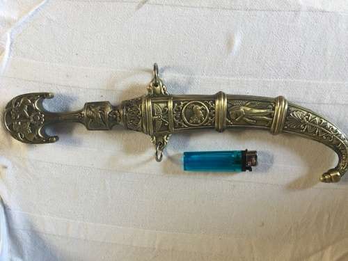 STUNNING Heavy large decorative functional knife in a matching scabbard