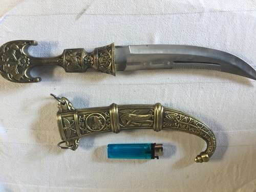 STUNNING Heavy large decorative functional knife in a matching scabbard