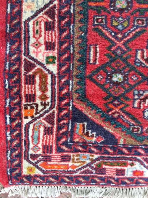 GORGEOUS HAND KNOTTED PERSIAN CARPET IN EXCELLENT CONDITION