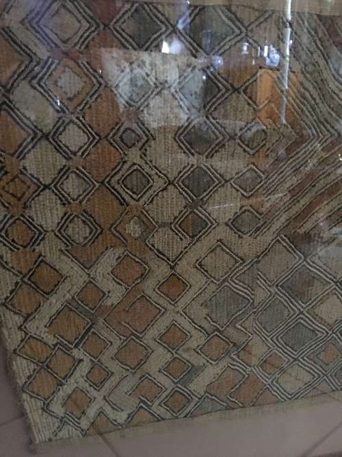 STUNNING ANTIQUE FRAMED KELIM PERSIAN CARPET
