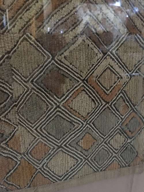 STUNNING ANTIQUE FRAMED KELIM PERSIAN CARPET