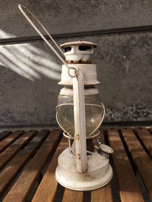 WOW !!! A STUNNING VINTAGE WHITE STORM LANTERN
