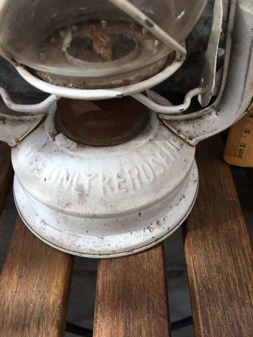 WOW !!! A STUNNING VINTAGE WHITE STORM LANTERN