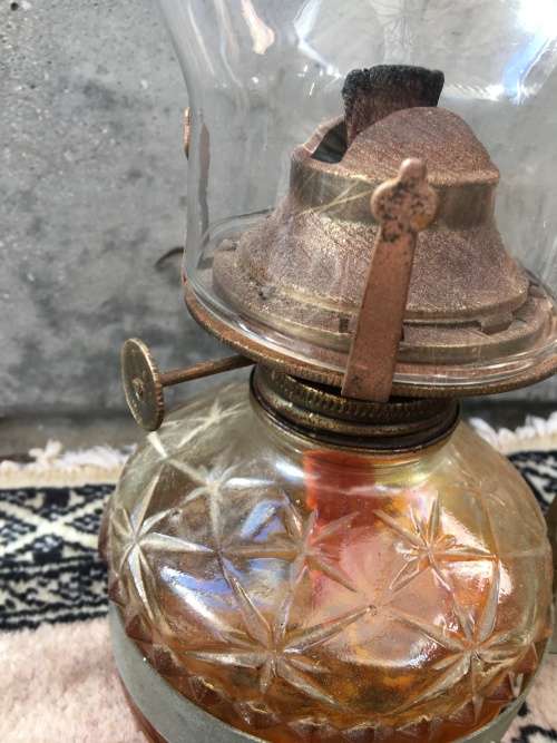 WOW !!! A STUNNING VINTAGE GLASS KEROSENE LAMP WITH WALL MOUNT  # 1