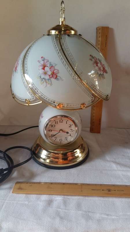 Wow,Vintage Touch Lamp Quartz Clock Lamp With Painted Panel Glass Lamp Shade