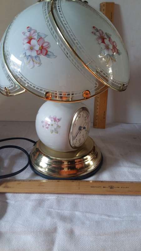 Wow,Vintage Touch Lamp Quartz Clock Lamp With Painted Panel Glass Lamp Shade