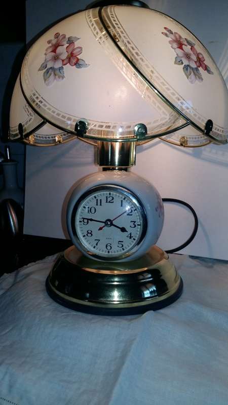 Wow,Vintage Touch Lamp Quartz Clock Lamp With Painted Panel Glass Lamp Shade