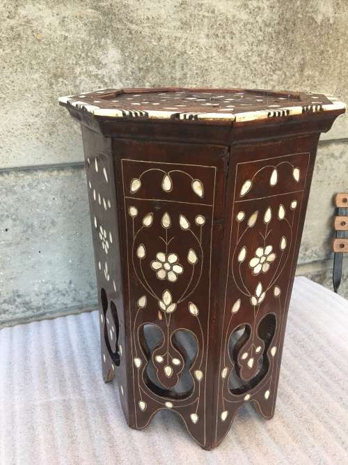 A STUNNING BALI TEAK TABLE WITH MOTHER OF PEARL AND SILVER INLAY