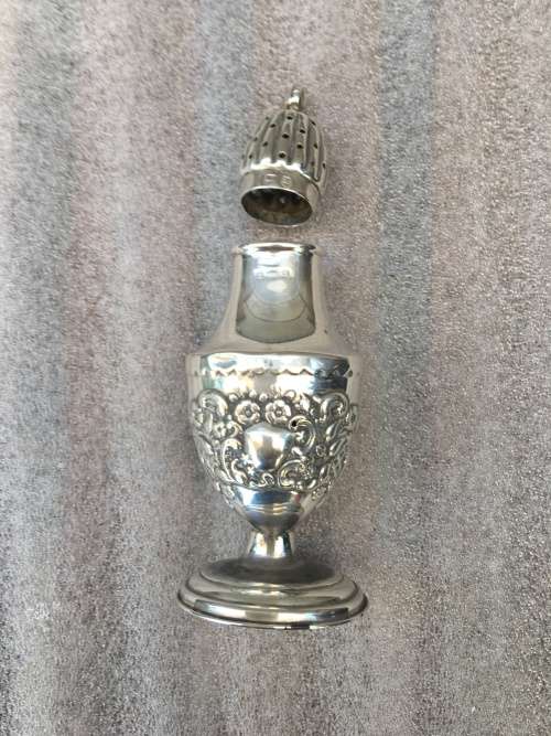 STUNNING VICTORIAN STERLING SILVER CASTOR clearly marked   32.33g