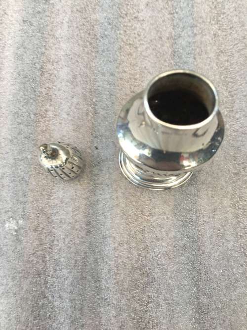 STUNNING VICTORIAN STERLING SILVER CASTOR clearly marked   32.33g