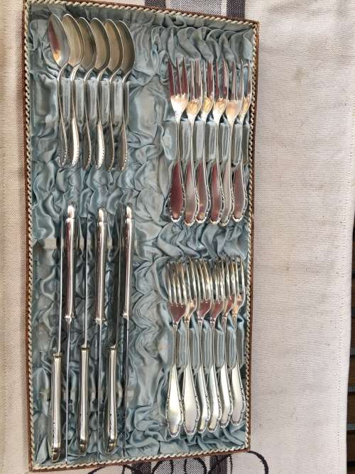 WOW !!!! A BEAUTIFUL BOXED SET OF WELLNER GERMAN SILVER PLATE CUTLERY 1930,s all clearly marked