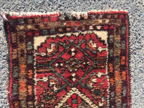 VERY WELL WORN GENUINE WOOL HAND KNOTTED ANTIQUE PERSIAN PRAYER MAT 870 X 550mm