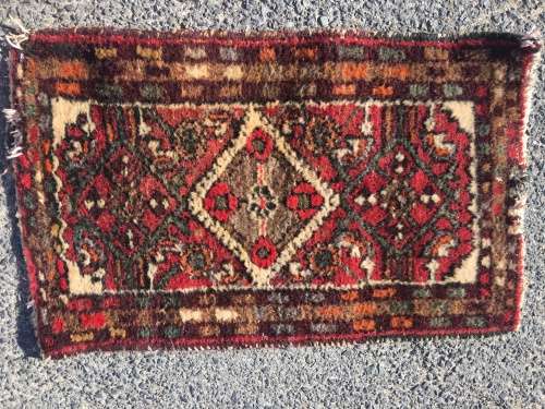 VERY WELL WORN GENUINE WOOL HAND KNOTTED ANTIQUE PERSIAN PRAYER MAT 870 X 550mm