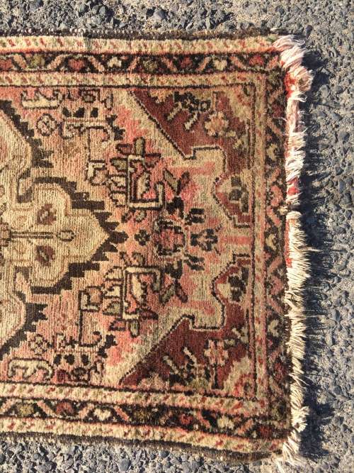 VERY WELL WORN GENUINE WOOL HAND KNOTTED ANTIQUE USHAK  PERSIAN PRAYER MAT 890 X 610mm