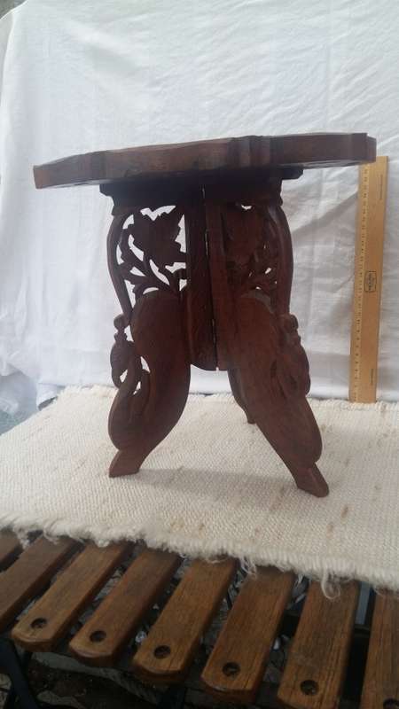 Vintage Beautiful Leaf Design Hand-Carved & bone inlaid Decorative Wooden Accent Table
