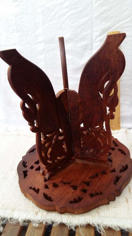 Vintage Beautiful Leaf Design Hand-Carved & bone inlaid Decorative Wooden Accent Table