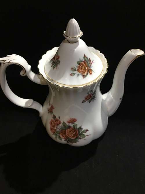 Royal Albert Bone China " Centennial rose " coffee pot