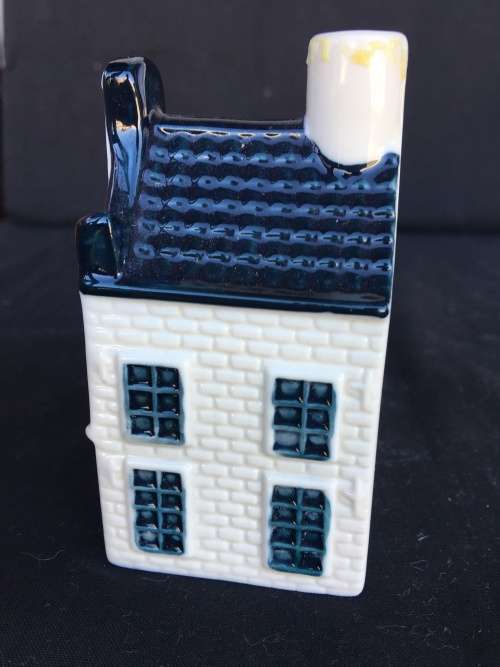 DELFT PORCELAIN KLM HOUSE NUMBERED No 19 empty an unsealed