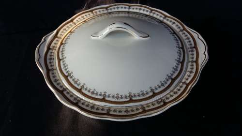 Creampetal Grindley England Casserole Dish with Lid