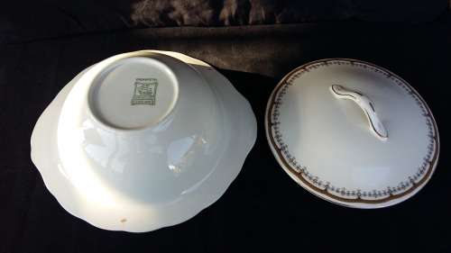 Creampetal Grindley England Casserole Dish with Lid