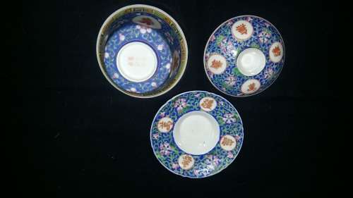Vintage Chinese Rice/soup bowl with lid and saucer, absolutely beautiful.
