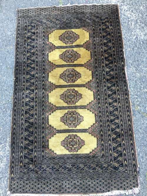 PURE WOOL HAND MADE BOKHARA PERSIAN CARPET 1550 X 920mm