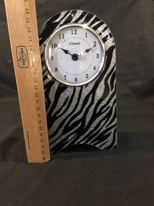 WOW !! STUNNING ZEBRA STYLED MIRROR FRONTED BATTERY OPERATED BEDSIDE CLOCK