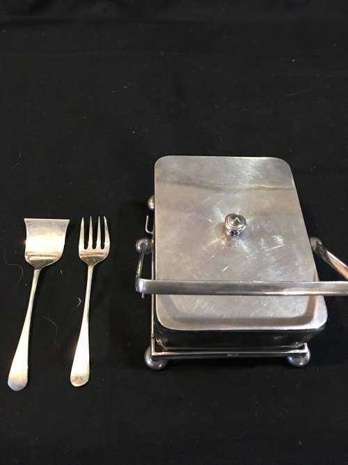 WOW !! FANTASTIC VINTAGE SILVER PLATED CAVIAR BOWL WITH THE ACCOMPANYING SERVING SPOON AND FORK