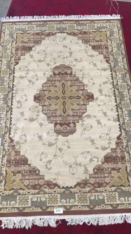 GORGEOUS BEIGE PERSIAN STYLE CARPET 2180 X 1450mm