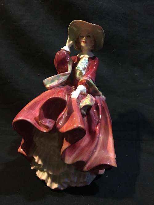 XMAS CLEARANCE !!!! ROYAL DOULTON FIGURINE "TOP O' THE HILL" HN 1834 dated 1937
