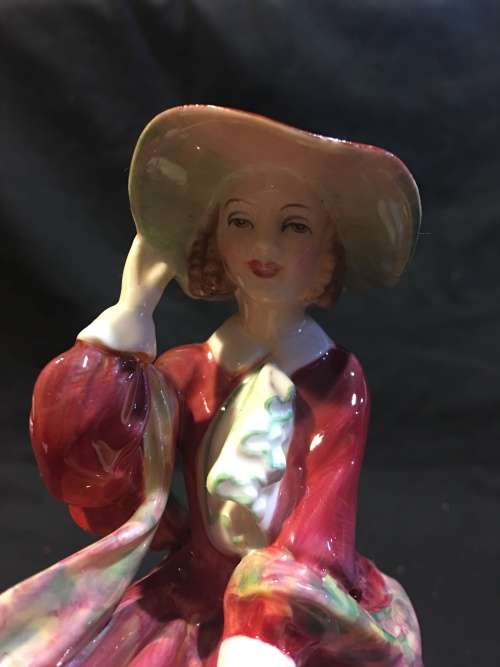 XMAS CLEARANCE !!!! ROYAL DOULTON FIGURINE "TOP O' THE HILL" HN 1834 dated 1937