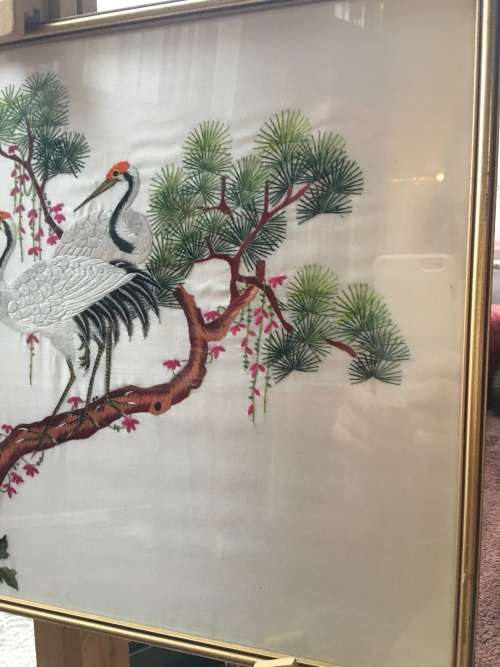 WOW !!!  A BEAUTIFUL VINTAGE  FRAMED CHINESE SILK EMBROIDERY OF RED CROWNED CRANES  WITH CALIGRAPHY