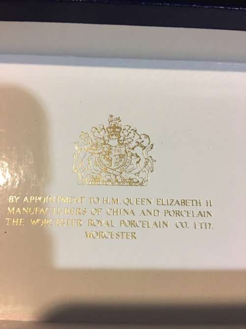 WOW !!!  A BEAUTIFUL ROYAL WORCESTER BONE CHINA CAKE KNIFE / LIFTER IN THE ORIGINAL BOX
