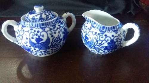 Vintage Oriental Blue and white Creamer and sugar pot. Collectible Porcelain.