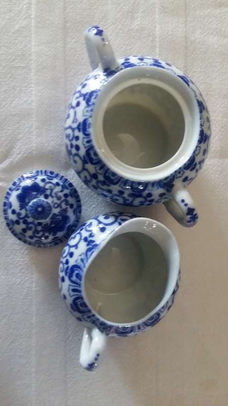 Vintage Oriental Blue and white Creamer and sugar pot. Collectible Porcelain.