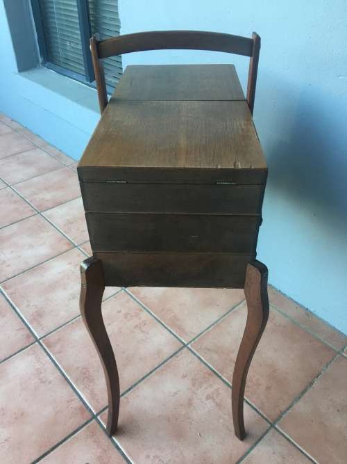 FANTASTIC VINTAGE 3 TIER CONCERTINA SEWING BOX