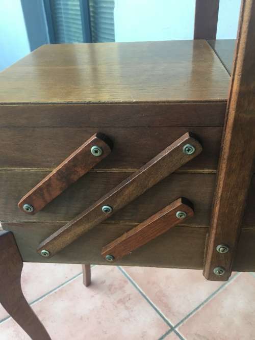 FANTASTIC VINTAGE 3 TIER CONCERTINA SEWING BOX
