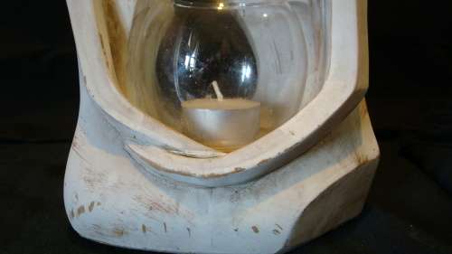 STUNNING CANDLE HOLDER OF AN EMBRACING  COUPLE WITH A GLASS CANDLE DISH