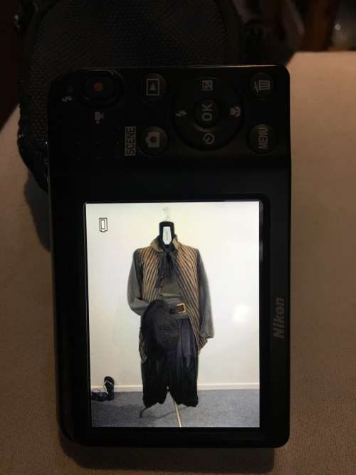 NIKON COOLPIX L29 16.1 MEGAPIXEL DIGITAL CAMERA IN A CAMERA BAG (BLACK SAILS)