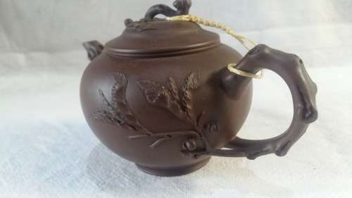 Highly Collectible Yixing Chinese vintage clay Tea Pot. 250ml. With detailed Tea Plant Pattern.