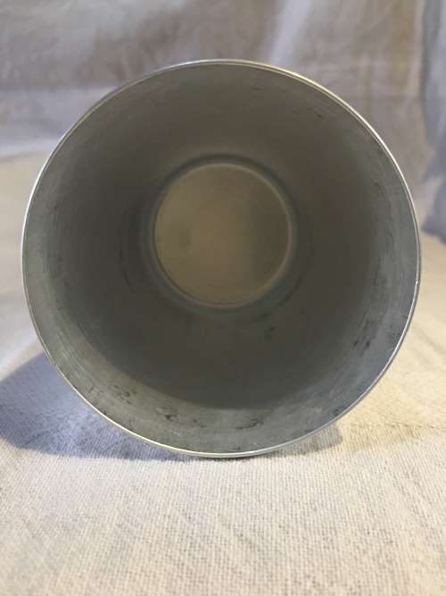 FANTASTIC SET OF 5 ALUMINIUM DRINKING CUPS IN A FAUX LEATHER CONTAINER